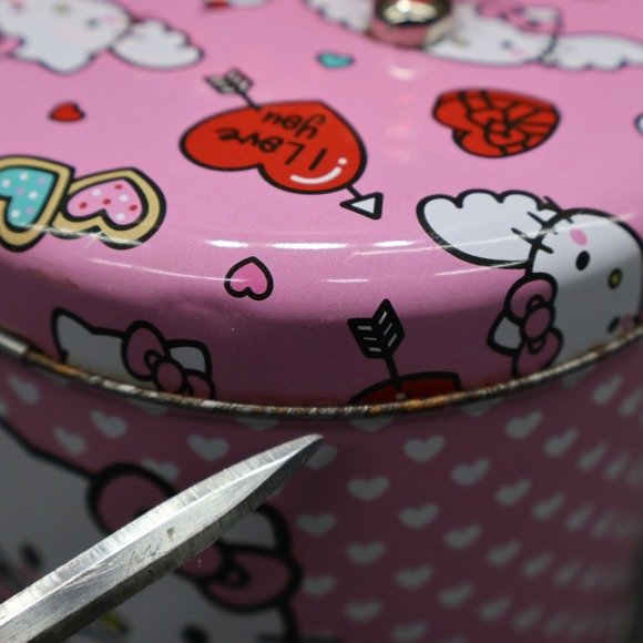 Hello Kitty Valentine Cupid Tin Box Purse Sanrio Beaded Handle - Picture 5 of 8